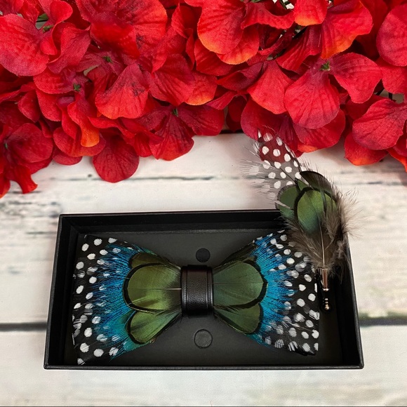 Handmade Blue and Green Spotted Feather Bow Tie Boutonnière Lapel Pin Set - Picture 3 of 12